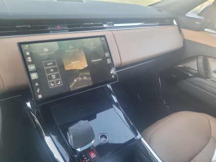 2025 Range Rover Sport plug-in hybrid offers classy design, improved fuel economy