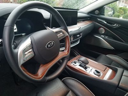 2019 Kia K900 emerges as a strong luxury-level flagship